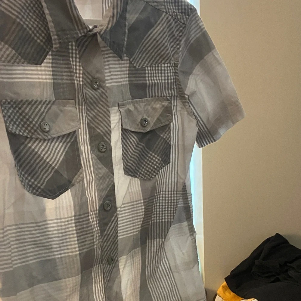Old Navy Gray and White Plaid Snap-Front Shirt size small